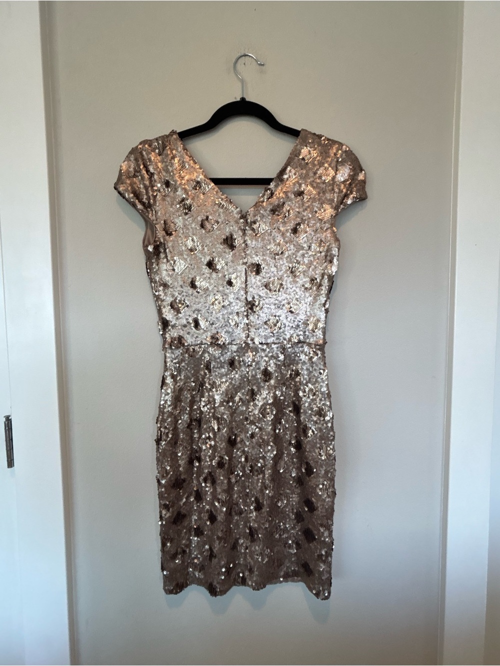 Dress the Population Rose Gold Sequin V-Neck Mini Dress - Picture 2 of 5